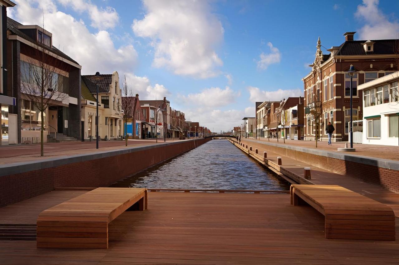 Woonboot In Sumar Gelegen Tussen Leeuwarden En Drachten Suameer Exteriör bild